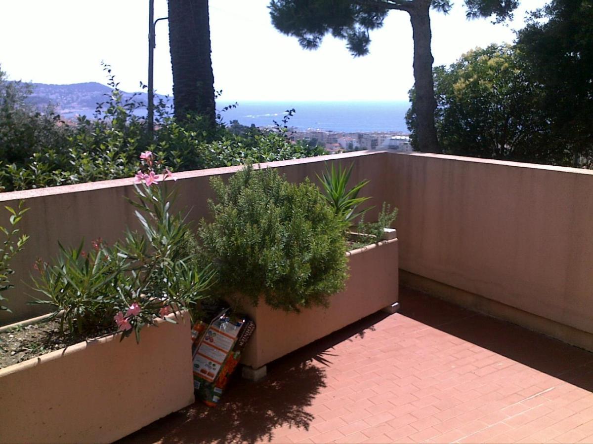 Relaxing Place With Wonderful View...Calme Avec Vue Magnifique Sur La Baie Des Anges, Mais En Campagne A 12 Minutes De La Promenade Des Anglais Nice Bagian luar foto