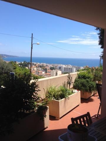 Relaxing Place With Wonderful View...Calme Avec Vue Magnifique Sur La Baie Des Anges, Mais En Campagne A 12 Minutes De La Promenade Des Anglais Nice Bagian luar foto